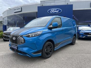 Voir le détail de l'offre de cette FORD Transit Custom Fg 320 L1H1 Electrique 160 kW 218ch Sport de 2025 en vente à partir de 47 999 €