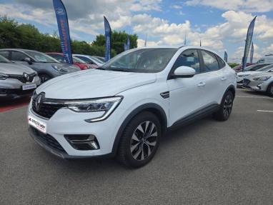 Voir le détail de l'offre de cette RENAULT Arkana 1.6 E-Tech 145ch Zen de 2022 en vente à partir de 215.62 €  / mois