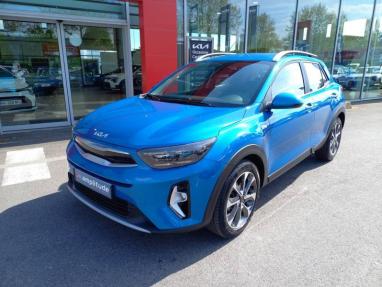 Voir le détail de l'offre de cette KIA Stonic 1.0 T-GDi 100ch Collection de 2024 en vente à partir de 204.76 €  / mois