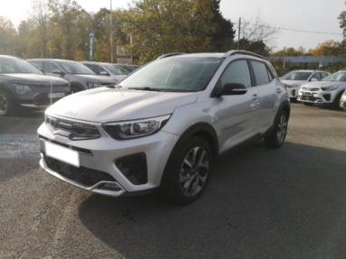 Voir le détail de l'offre de cette KIA Stonic 1.0 T-GDi 100ch GT Line DCT7 de 2022 en vente à partir de 198.85 €  / mois